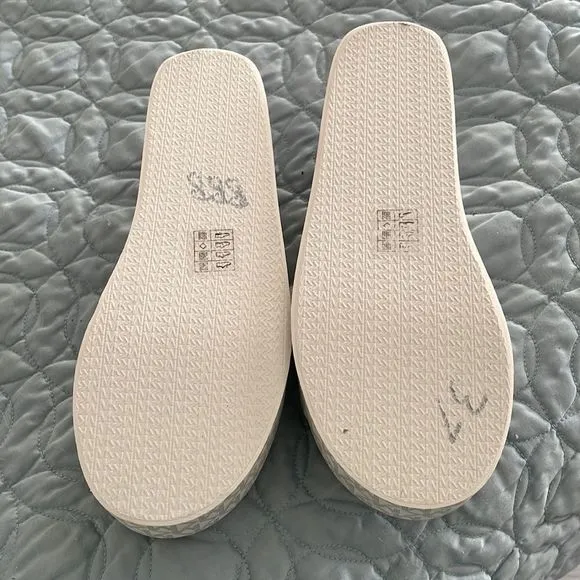 NEW Michael Michael Kors White Tall Logo Monogram Platform Slide Sandals size 10