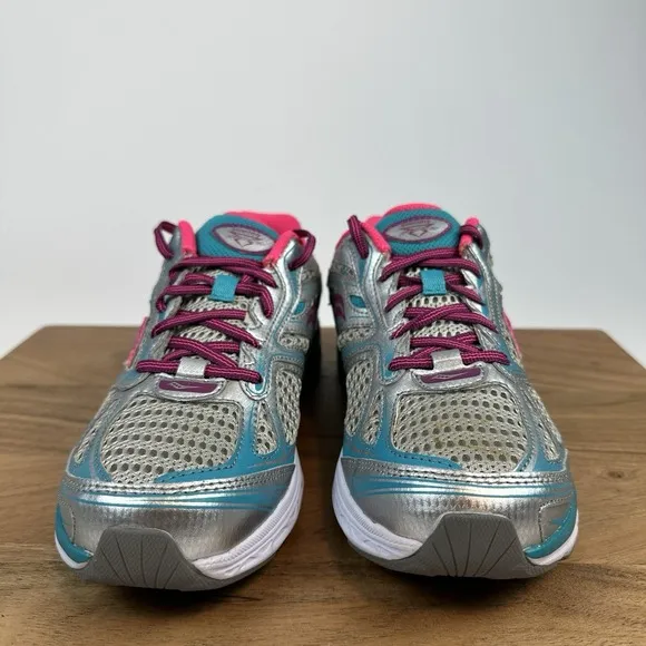 New NIB Big Kids Saucony Guide 8 Silver Athletic Running Shoes Sneakers Size 7 Y
