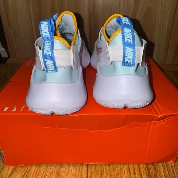 New Nike flex runner 3 GS white/blue Slip-On Shoes, multiple sizes