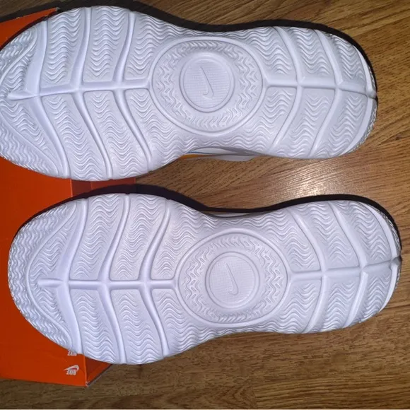New Nike flex runner 3 GS white/blue Slip-On Shoes, multiple sizes