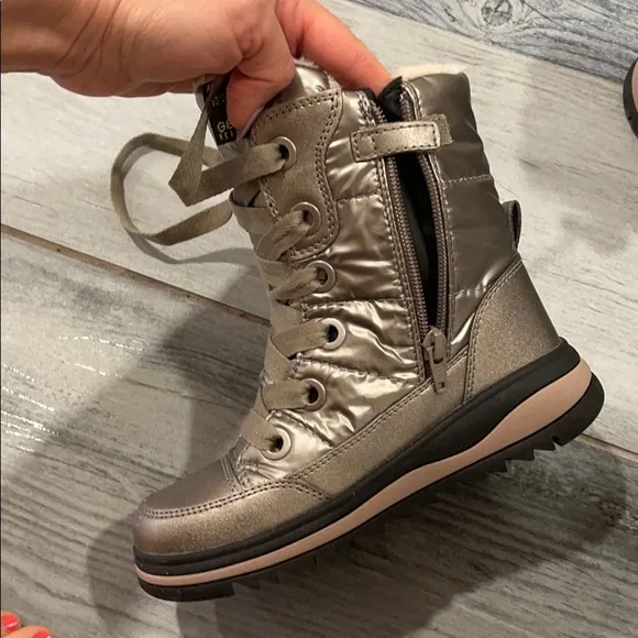 New no box Geox kids boots size US13
