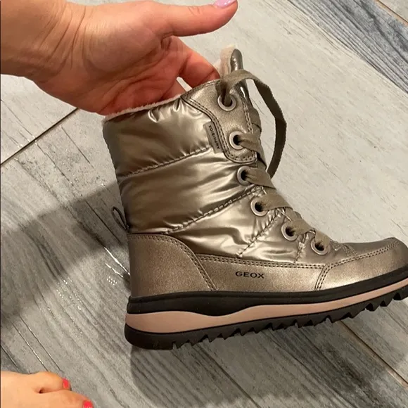 New no box Geox kids boots size US13