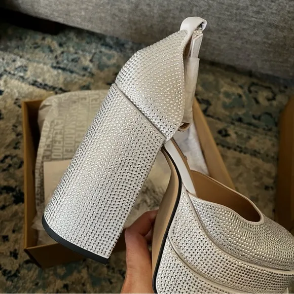 New Steve Madden Charlize Rhinestone Silver white platform heels