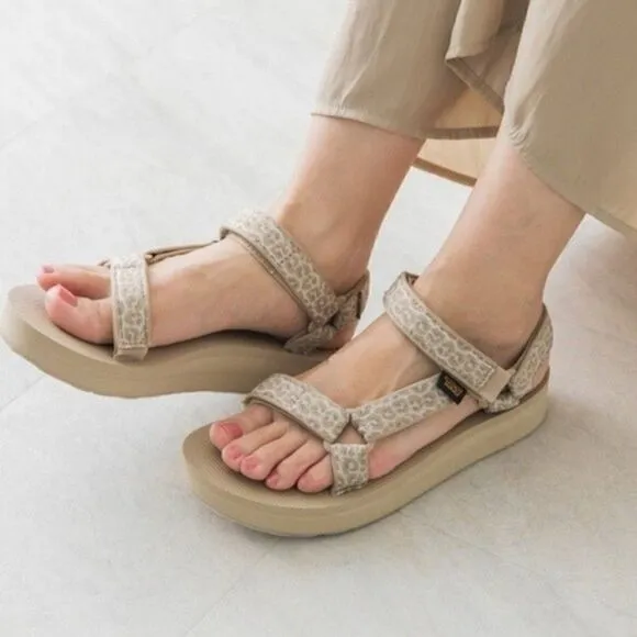 New! Teva Midform Universal Platform Leopard Strappy Outdoor Sandals