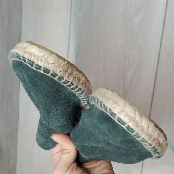 NEW Ubuntu Womens Mules Suede Flats shoes sz 9.5