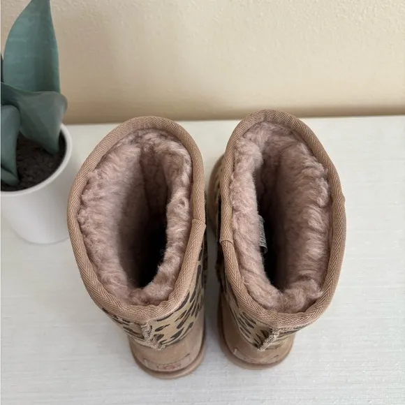 New UGG Plush Tan Leopard Print Leather Kids Boots Girls 5
