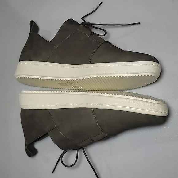 New without box Kipling tumbled nubuck Eileen Fisher tan shoes size 9.5