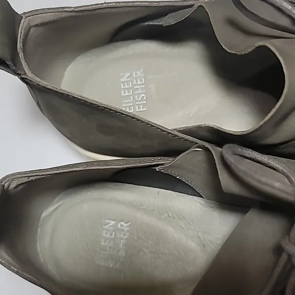 New without box Kipling tumbled nubuck Eileen Fisher tan shoes size 9.5