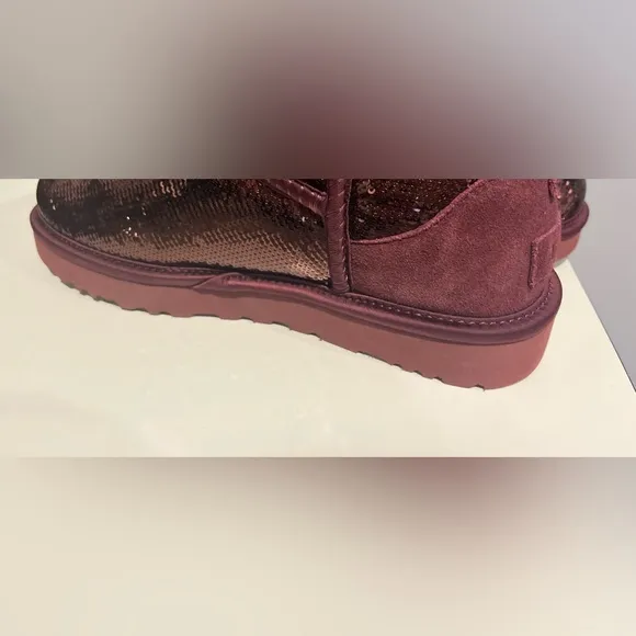 New without Box UGG Wild Grape Merlot Ultra Mini Boots Slippers 7