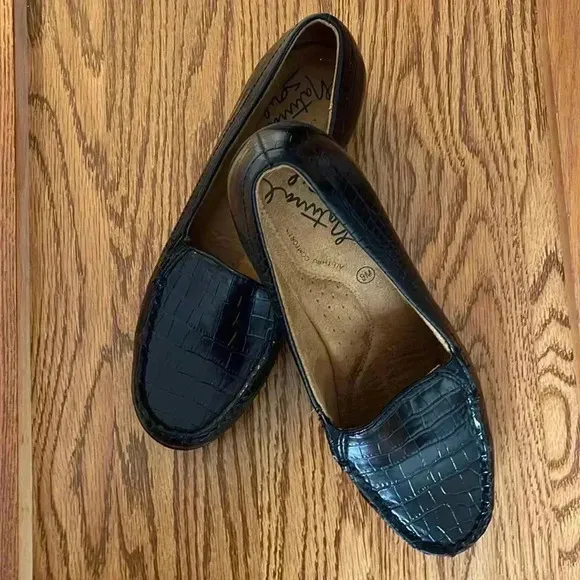 New/Never Worn Natural Soul Alligator Stamped Leather SZ 9M
