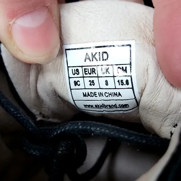 NIB Akid Minion Boots