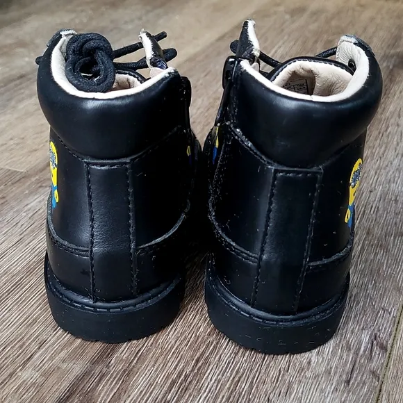 NIB Akid Minion Boots