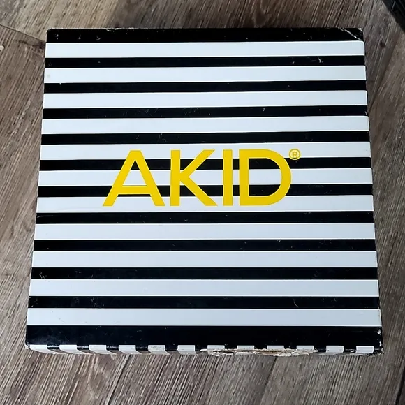 NIB Akid Minion Boots