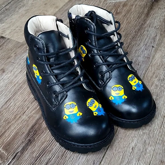 NIB Akid Minion Boots