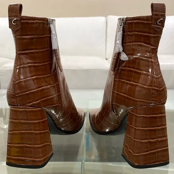 NIB Circus Sam Edelman 8.5 caramel mocha croc patent chunky heel square toe boot