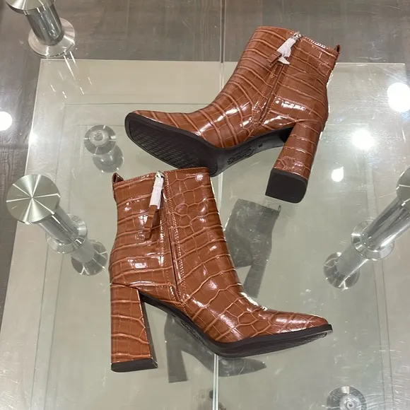 NIB Circus Sam Edelman 8.5 caramel mocha croc patent chunky heel square toe boot