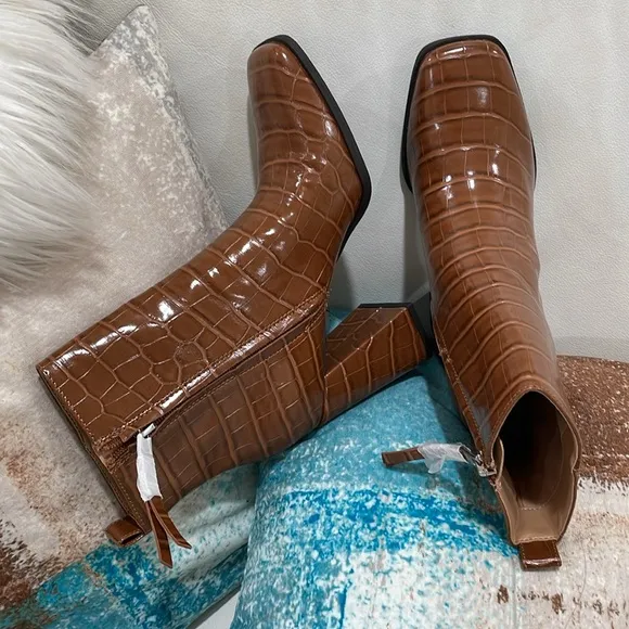 NIB Circus Sam Edelman 8.5 caramel mocha croc patent chunky heel square toe boot