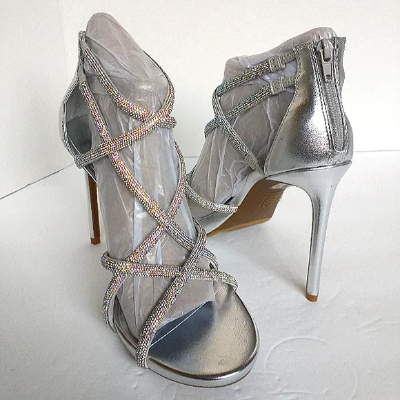 NIB Inc International Concepts Nellemi Silver Strappy Platform Dress Sandal