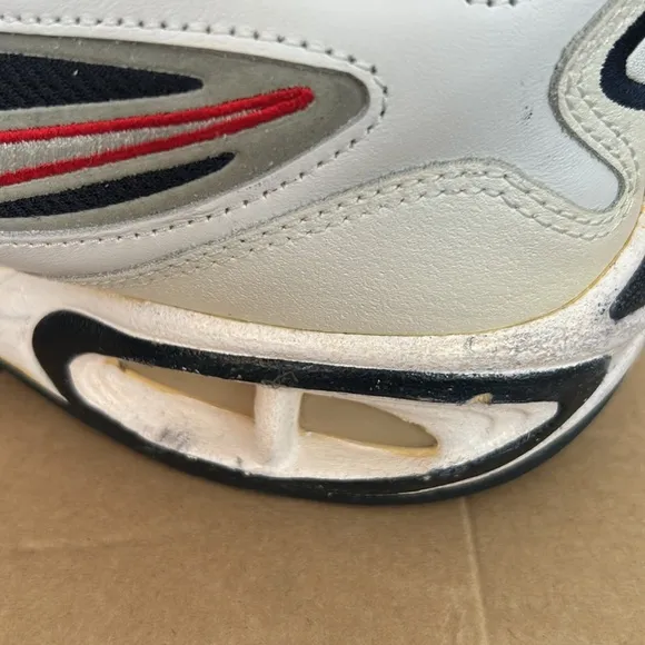NIB Men’s Nike Air Edge Max White and Black Shoes with Red Accents size 11