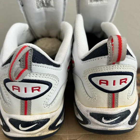 NIB Men’s Nike Air Edge Max White and Black Shoes with Red Accents size 11