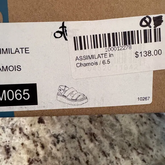 NIB OTBT Platform Sandals