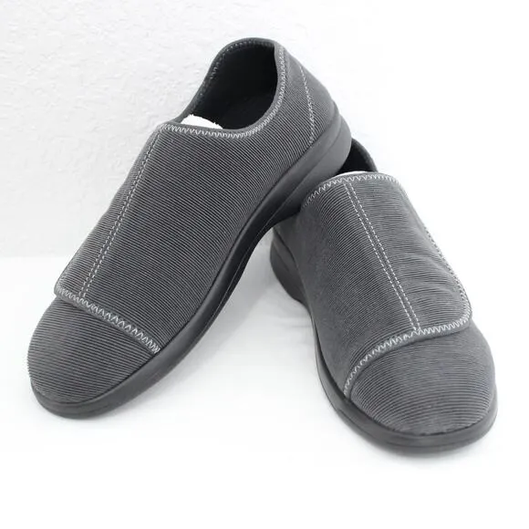 NIB Propet Cush N Foot Men's Slipper Size 11.5