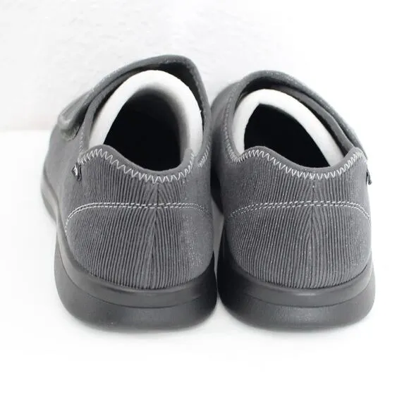 NIB Propet Cush N Foot Men's Slipper Size 11.5