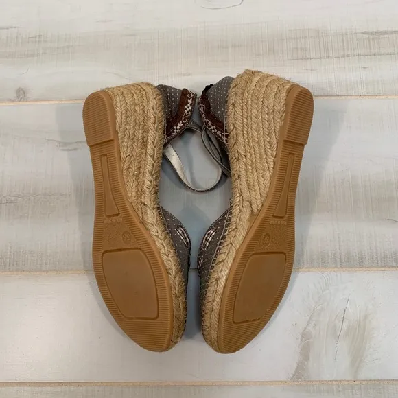 NIB Toni Pons Brown Wedge Sandals 8
