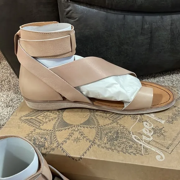 ⚡️NIB⚡️Free People Vale Boot Sandal in Make Up Size 41