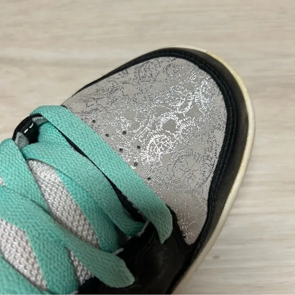 Nike Air‎ 6.0 SB Dunk mid top Air Mogan 2009 318886-301 womens shoes size 8.5.