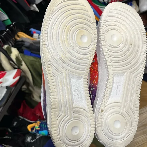 Nike Air Force 1 The Fyre Size: 10 changes color with heat.