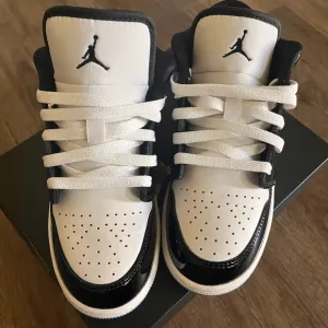 Nike Air Jordan 1 Low SE Concord GS Size 3.5Y / kids DV1333-100 NEW