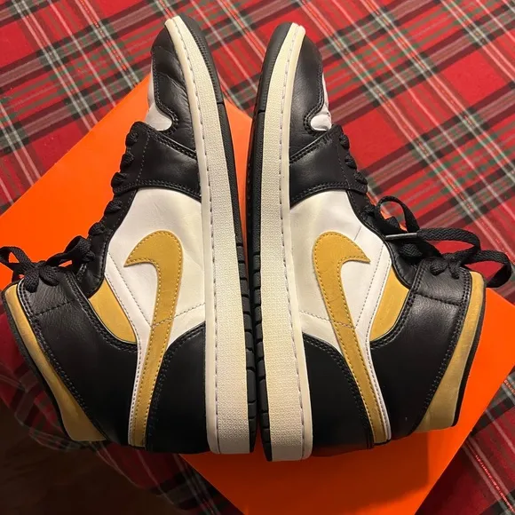 Nike Air Jordan 1 Mid white pollen yellow black men's shoes size 10.5