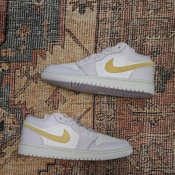 Nike Air JORDAN LO BARELY GRAPR