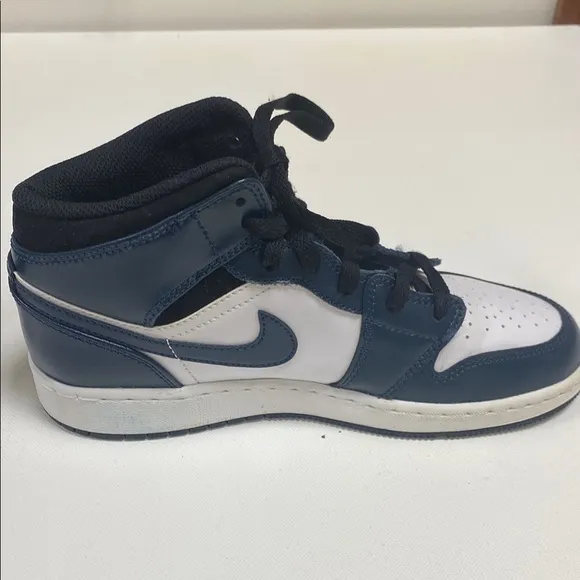 Nike, Air Jordan, navy/white, Athletic Shoes Youth size 6, high top