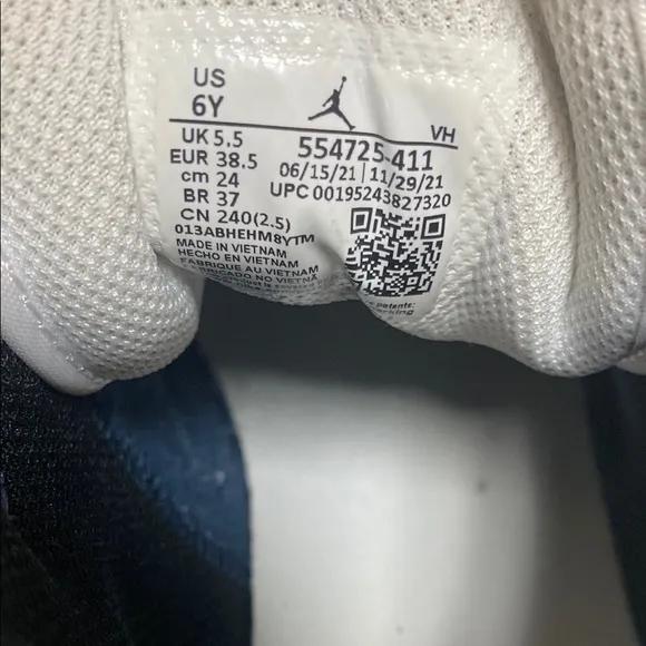 Nike, Air Jordan, navy/white, Athletic Shoes Youth size 6, high top