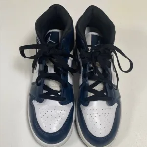 Nike, Air Jordan, navy/white, Athletic Shoes Youth size 6, high top