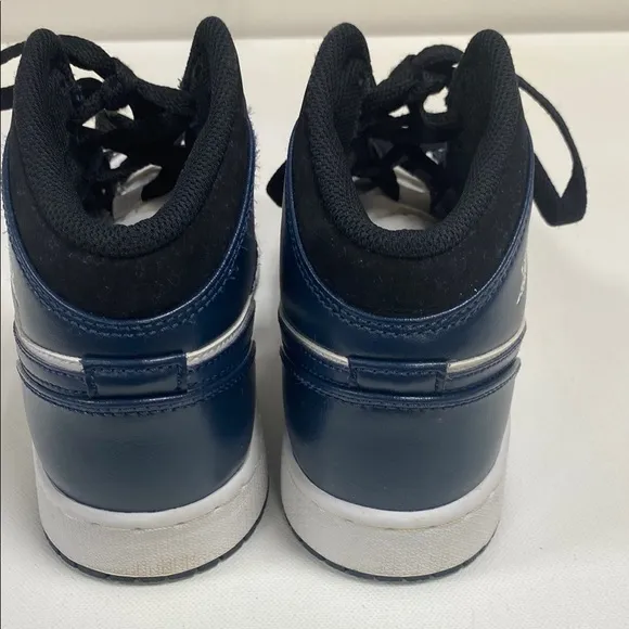 Nike, Air Jordan, navy/white, Athletic Shoes Youth size 6, high top