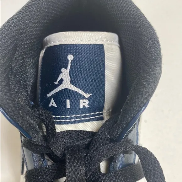 Nike, Air Jordan, navy/white, Athletic Shoes Youth size 6, high top