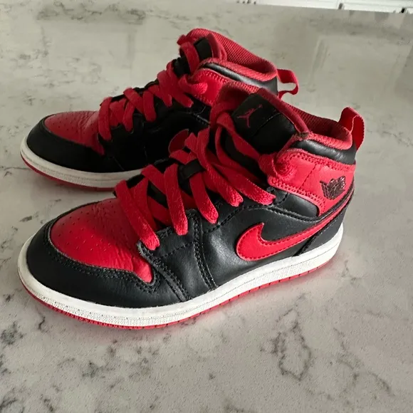 Nike air Jordan retro 1 mid casual shoes
