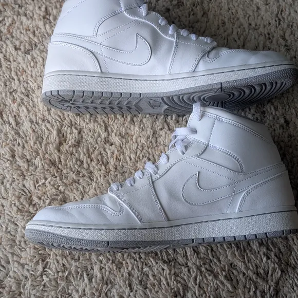 Nike Air Jordan White Sneakers