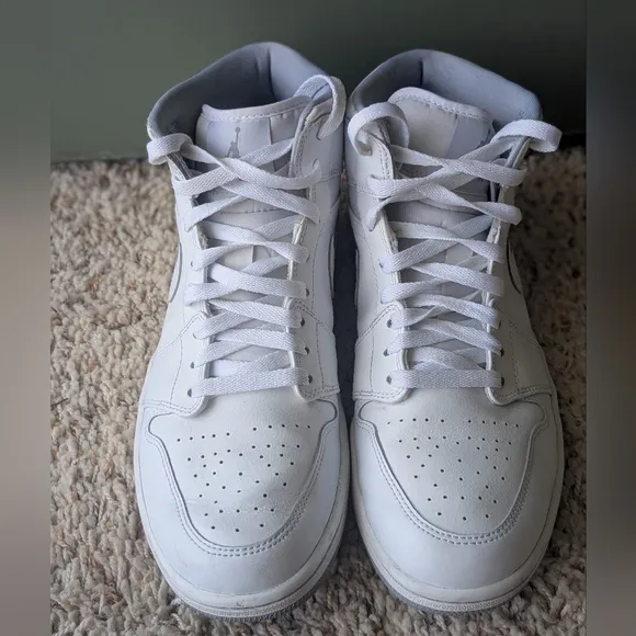 Nike Air Jordan White Sneakers