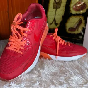 Nike Air Max 90 Essential Ultra &quot;University&quot; Womens 9 Red / White