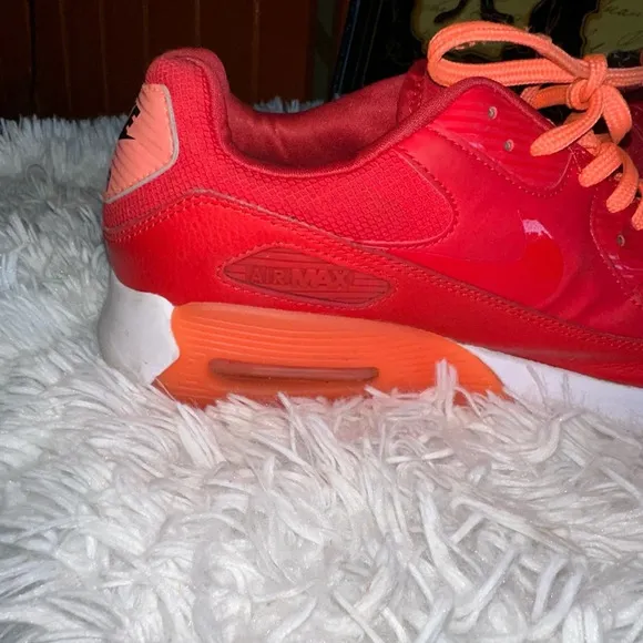 Nike Air Max 90 Essential Ultra &quot;University&quot; Womens 9 Red / White