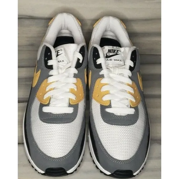 NIKE AIR MAX 90 MEN'S SIZE 10 NEW With BOX (no box top)!