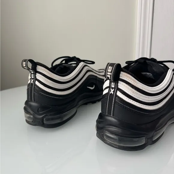 Nike Air Max 97 Men’s Shoes Black and White colorway