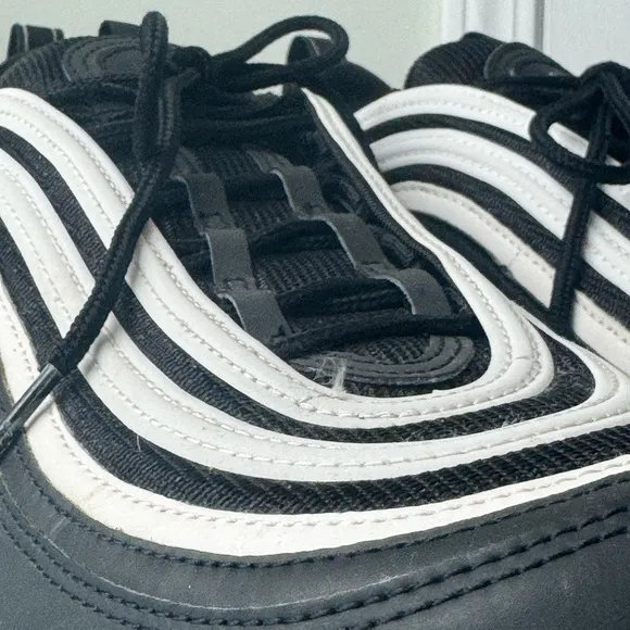Nike Air Max 97 Men’s Shoes Black and White colorway