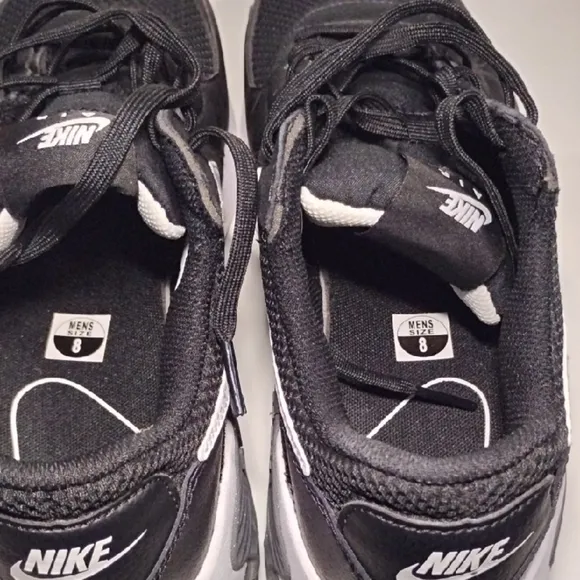 Nike Air Max Black and White Athletic Shoes Size 8
