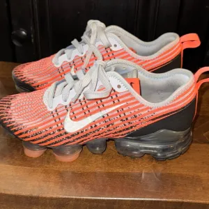 Nike Air VaporMax Flyknit 3 Bright Mango Kid’s Size 4Y Womens 5.5