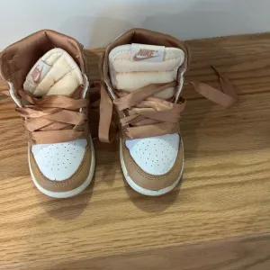 Nike Baby Walker Shoes in Tan and White